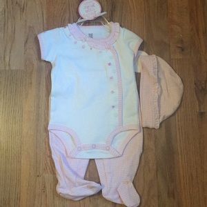 Carter's 0-3 three piece girls set